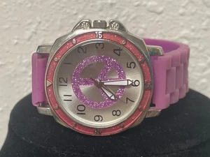 Reloj de cuarzo Justice Kids rosa fucsia silicona analógico esfera plateada necesita batería - Imagen 1 de 5