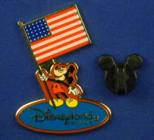 Mickey Holding USA Flag Red Background DLR American Pin # 8234 - Picture 1 of 3