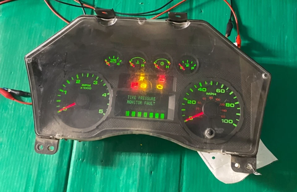 Cuadro de instrumentos velocímetro Ford F350SD 2008 diésel F75F-14B074-AB Foto 1 de 3