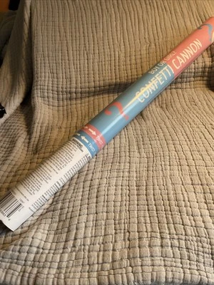 Cañón de confeti revelación de género Foto 1 de 4