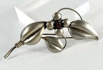 Broche floral granate de plata esterlina Dinamarca Atlas modernista danés de mediados de siglo Foto 1 de 4