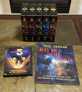 Babylon 5 - The Complete Series (Seasons 1-5) + Movies & Annotated Script - Foto 1 di 3