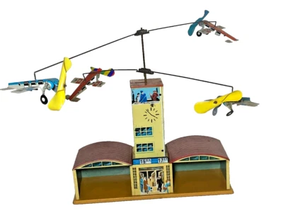 AVIONES VOLADORES ALEMANES DE HOJALATA DE COLECCIÓN SOBRE TORRE AEROPUERTO Foto 1 de 4