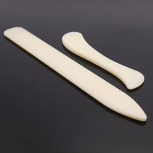 2pcs Folder Paper Creaser Tool Plastic Bone Scoring Folding Creasing DI-$8 - Afbeelding 1 van 7