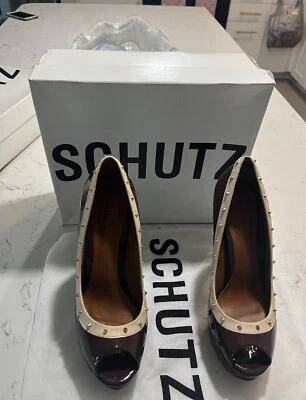 Bomba de tacón de aguja Schutz para mujer Borgoña Peep Toe alta talla 9/40 Foto 1 de 4