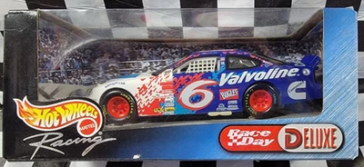 MARK MARTIN #6 Valvoline 1999 Hot Wheels Racing Race Day Taurus 1/24 Solto - Imagem 1 de 4