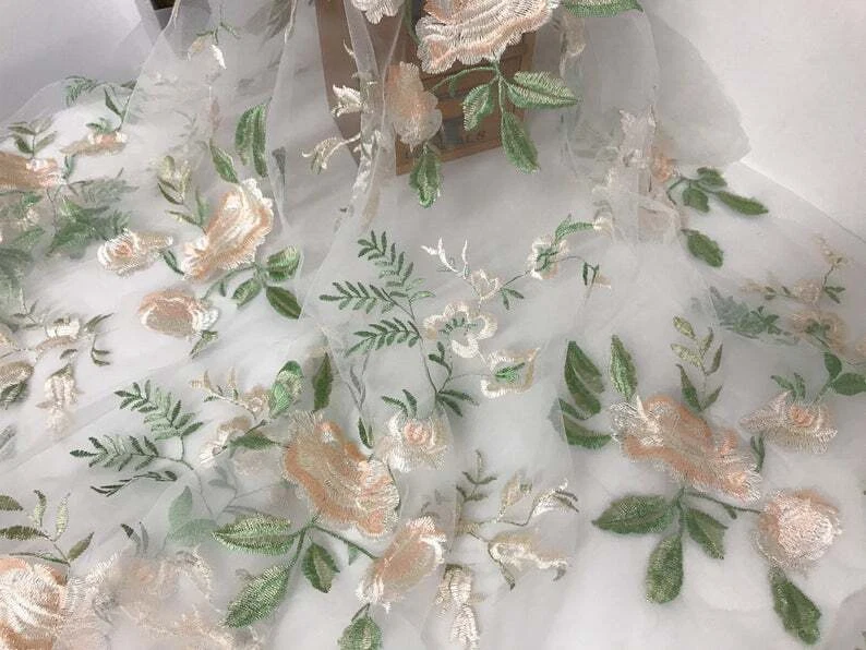 1 Yarda Delicado Floral Bordado Encaje Malla Tela Nupcial Hágalo Usted Mismo Boda Baile de graduación Vestido Foto 1 de 4