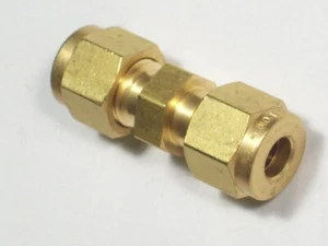 1- Swagelok Brass Compression Union Fitting, 1/4" Tube x 1/4" Tube, B-400-6  - Picture 1 of 2