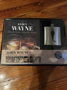Exklusives John Wayne Flachmann und offizielles Cocktailbuch Geschenkset neu in versiegelter Box - Bild 1 von 2