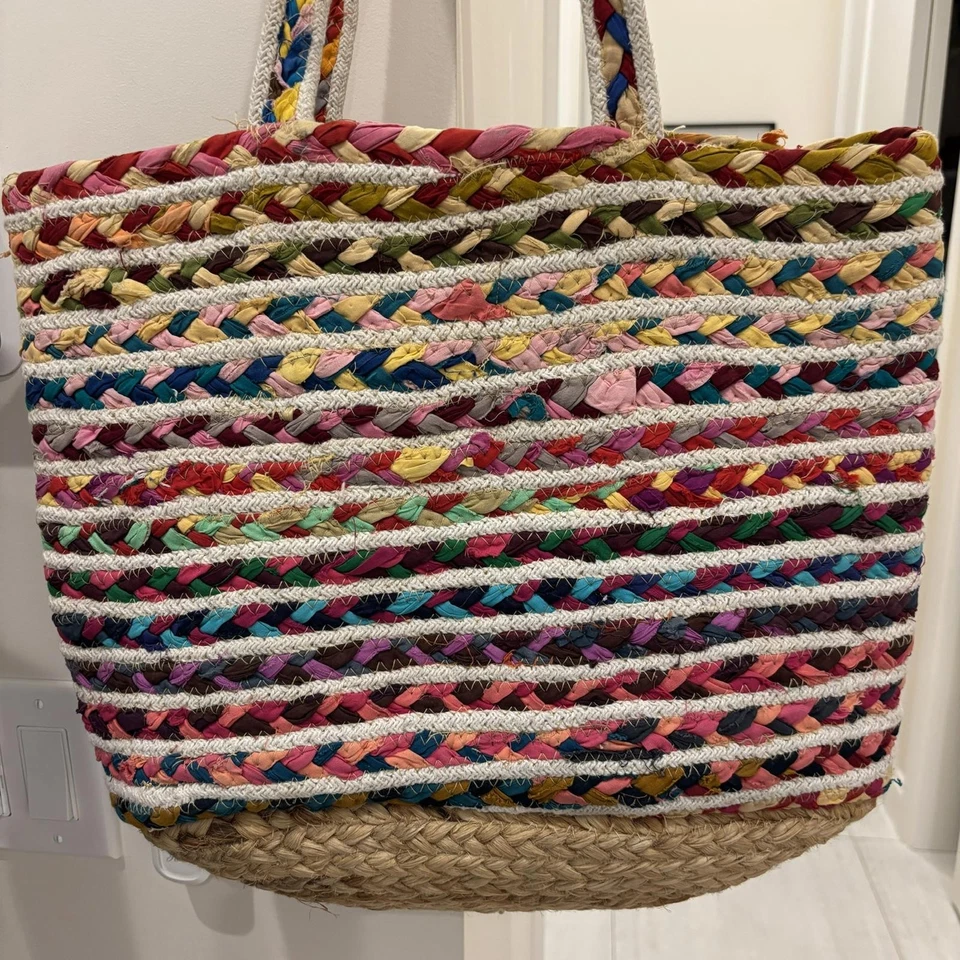 👜 Olivia Miller Handbag Collection Multicolor Braided Tote Boho Straw Beach Bag - Image 1 of 4