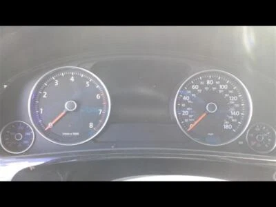 二手速度计 适合:2012 年 大众途锐 集群 180 MPH 3.6 A 级 — 第 1/4 张图片