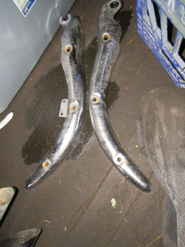 2002 honda vt750 shadow ace rear fender support arm brackets - Image 1 of 1