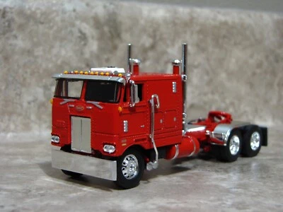 DCP 1/64 Peterbilt 352 Red Cabover Semi Truck Farm 玩具 — 第 1/3 张图片