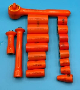 CEMENTEX USA SET CRICCHETTO ISOLATO 3/8 DRIVE 1000V SAE E METRICO SET 18 PEZZI - Foto 1 di 14