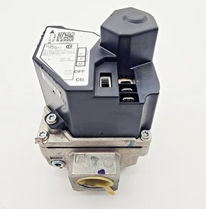 N.O.S. White-Rodgers 36H32-423 Furnace Universal Gas Control Valve - Picture 1 of 11
