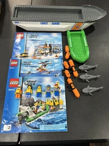 Lego Küstenwache Vintage aus Set 60014 weiß Unitary Boot Rumpf Haie Mini Figuren - Bild 1 von 12