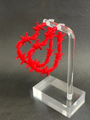 Nuevos Pendientes de Alambre de Púas Color Rojo Corazón Púas Cadena Gótico Punk Rock Aro de Metal Foto 1 de 4