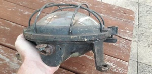 large vintage industrial bulkhead light - Picture 1 of 11