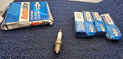 (CANTIDAD 4) Bujía Autolite AP3923 Platinum para Toyota Camry 1990-2011 Foto 1 de 4