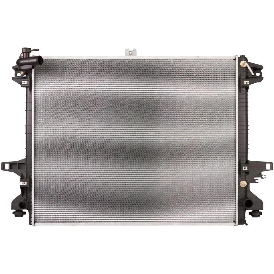 RAD13616 New Replacement Radiator Fits 2016-2019 Nissan Titan XD Foto 1 de 1
