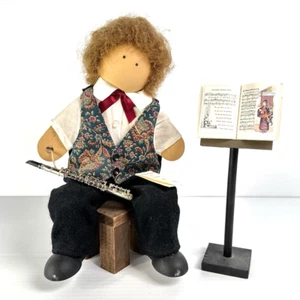 Bambola in legno alta vintage anni 90 Lizzie con strumento e supporto musicale - Foto 1 di 7