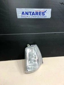 FRECCIA FANALE ANTERIORE SINISTRA SENZA PORTALAMPADA AUTOBIANCHI Y10 1992>1995 - Foto 1 di 2