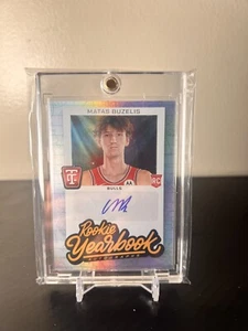 2024-25 Totally Certified Matas Buzelis Rookie Yearbook Autograph Mirror RC Auto - Picture 1 of 2