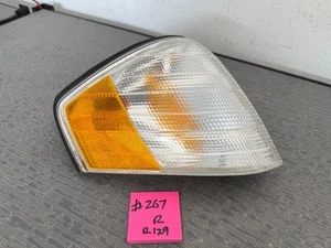 1996-2002 Mercedes R129 SL320 SL500 RH Front Side Marker Turn Signal Light  #267 - Picture 1 of 10