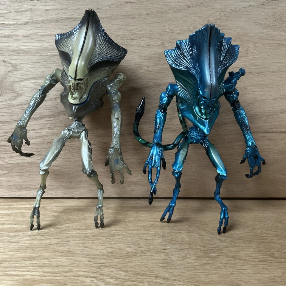 Lote de 2 figuras de acción ID4 Independence Day Alien azul y marrón oficial científico 8" Foto 1 de 4