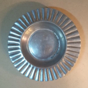 Pewter Bowl. 4" Round Inside. Total Round 6.5". Wear Inside. 13oz Weight - Picture 1 of 4