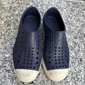 Zapatos Nativos Niños Niños Jefferson Tenis Regata Azul/Blanco Talla J1 Impermeables - Imagen 1 de 6
