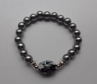 NEW MOP SHELL OVAL & GRAY GLASS PEARL BRACELET, BUY ANY 2 GET 3RD FREE - Image 1 of 3