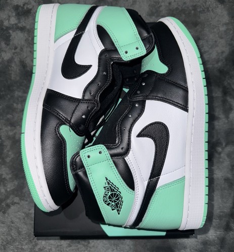 Jordan 1 Retro High OG 'Green Glow'