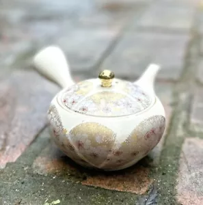 Tokoname ware × Kutani ware Japanese Teapot White Hirakata Gold Sakura 300ml - Picture 1 of 9