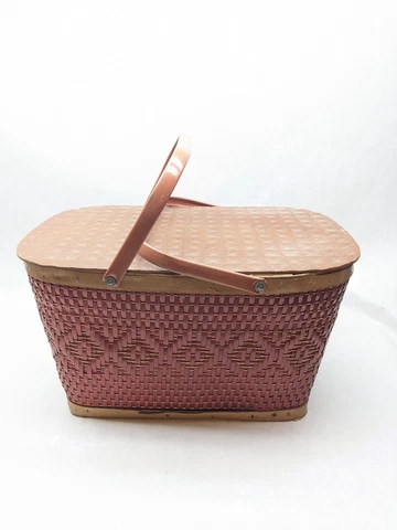 Antique Red Man Baskets Weaved Day In Park Picnic Basket Handmade ----------A54* Cover