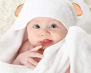 Asciugamano bambino con cappuccio in bambù biologico SUPER morbido; orecchie orsacchiotto + 2 salviette - Foto 1 di 3