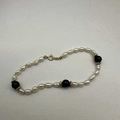 Pretty Freshwater Rice Pearl Onyx Bracelet w/ 14k Yellow Gold Clasp 7” - Image 1 of 4