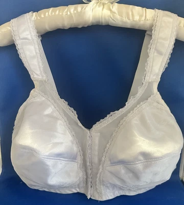 Vintage White Full Figure Support Bra with Front Closure, 36D - NICE - Image 1 of 4