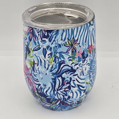 Tapa de vaso aislante Lilly Pulitzer Lion Around azul tropical Foto 1 de 4