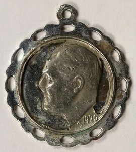 Collar colgante de joyería de moneda de diez centavos Roosevelt 1976 recortada - Imagen 1 de 2