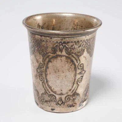 Copa Paulmann 800 plata con escudo grabado 2,5"h 2,25" diámetro Foto 1 de 4