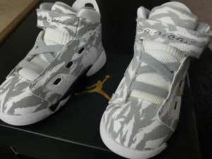 Jordan 6-17-23 (TD). Nuevo. Tamaños para niños pequeños: 6, 7 y 8. - Imagen 1 de 6
