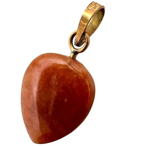 Roter Jadeit Herz Anhänger 14k 585 Gelbgold mit strukturierter Kaution elegant #3 - Bild 1 von 5