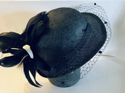 复古 Mr. Charles 女式黑色编织草编德比帽羽毛美国 — 第 1/4 张图片