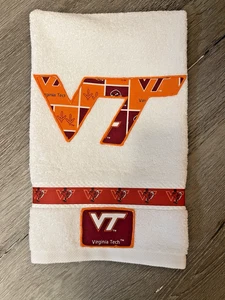 Toalla de mano de baño Virgina Tech Hokies, regalo de ventilador Virginia Tech artesanal - Imagen 1 de 4