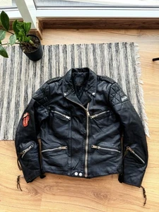 THE ROLLING STONES LEATHER MOTORCYCLE JACKET STEEL WHEELS CONCER TOUR 90 WOOMENS - Picture 1 of 19