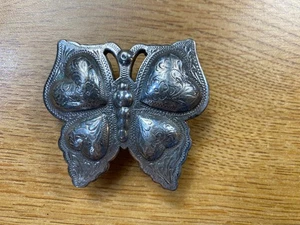 Silberfarbene Gürtelschnalle Schmetterling - Bild 1 von 3