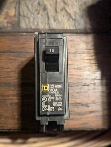 Square D 15 amp, 10kA, 120/240v, 1-Pole, Issue 0119680 Breaker - Picture 1 of 4