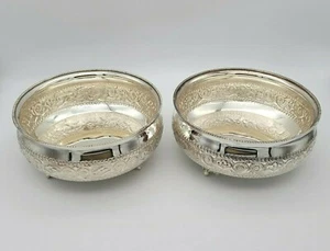 Set aus zwei runden floralen Fußschalen aus Sterlingsilber/für Nüsse Süßigkeiten  - Bild 1 von 12
