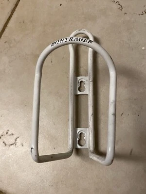 Jaula para botellas de agua Bontrager de aluminio blanco para bicicleta de montaña de carretera JB Foto 1 de 4